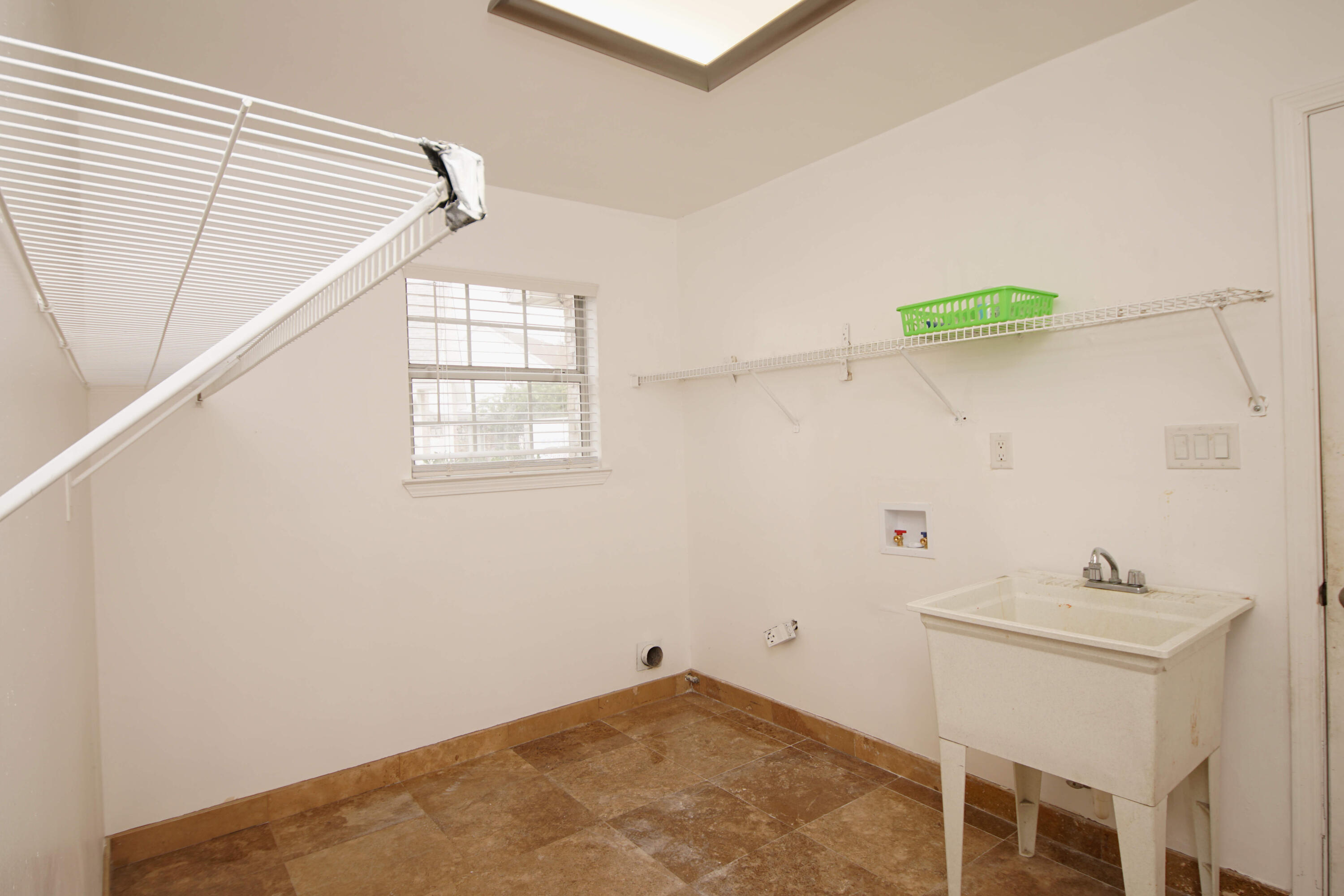 23 Ruby Circle Mary Esther, FL 32569 - Photo 28 of 33 23 Ruby Circle_ Laundry Room