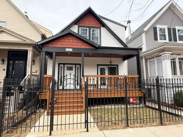 $1,900 | 1622 West Berwyn Avenue, Unit 2, Chicago, IL 60640