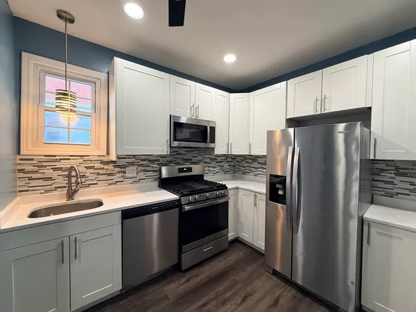 $1,900 | 1622 West Berwyn Avenue, Unit 2, Chicago, IL 60640