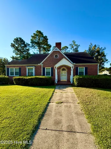 $179,900 | 300 East Roseboro Street, Roseboro, NC 28382