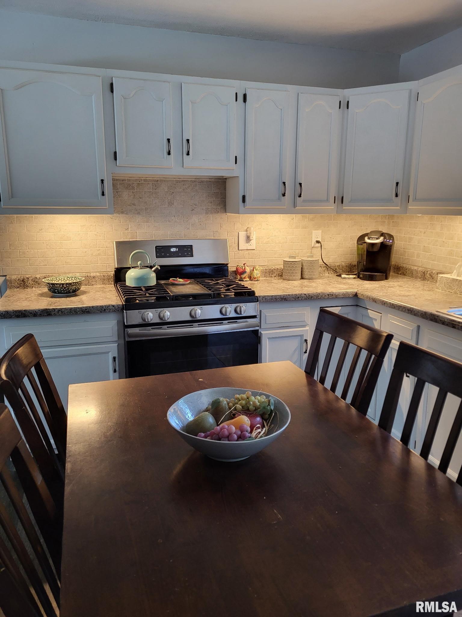 206 East Alconbury Road Metamora, IL 61548 - Photo 9 of 51 Gallery Image 9