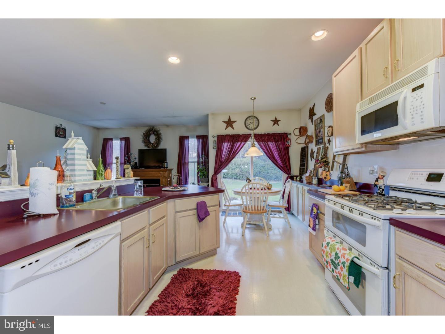 203 Coventry Road Chalfont, PA 18914 - Photo 7 of 20 Kitchen