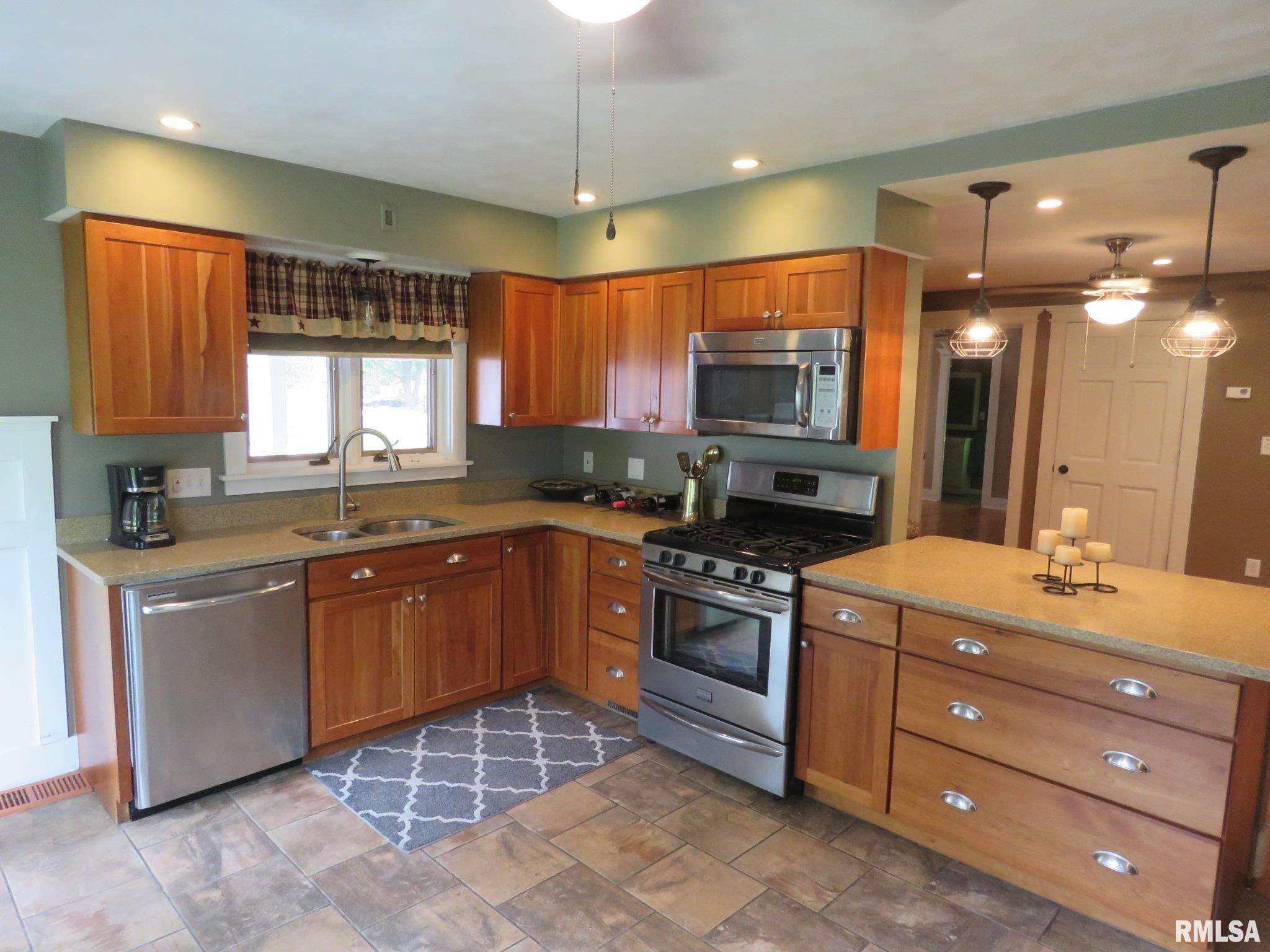 307 West Main Street Atkinson, IL 61235 - Photo 13 of 35