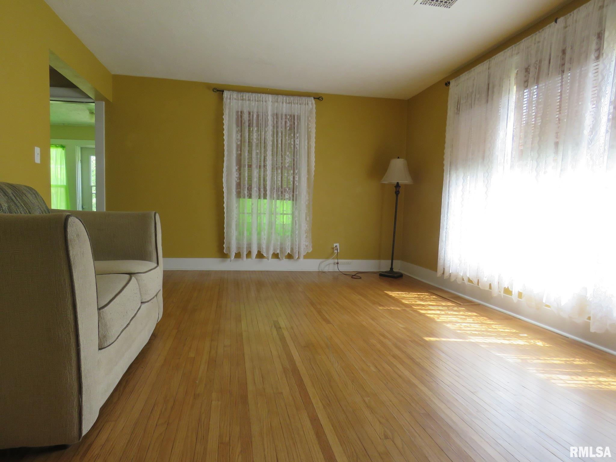 307 West Main Street Atkinson, IL 61235 - Photo 6 of 35