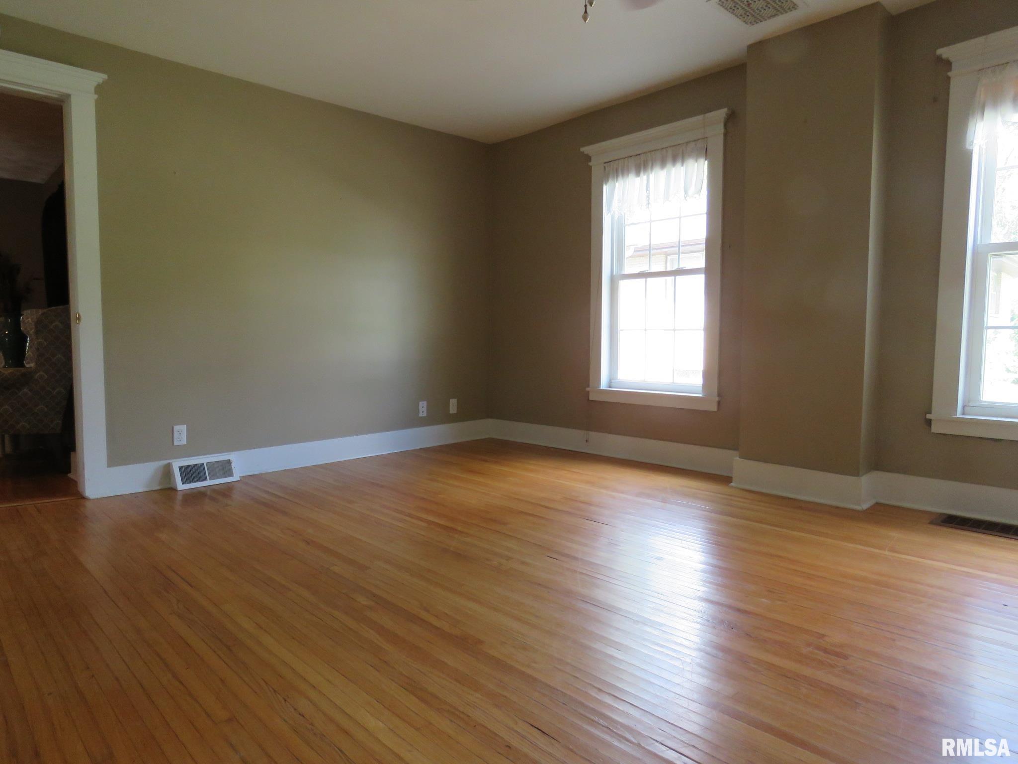 307 West Main Street Atkinson, IL 61235 - Photo 8 of 35