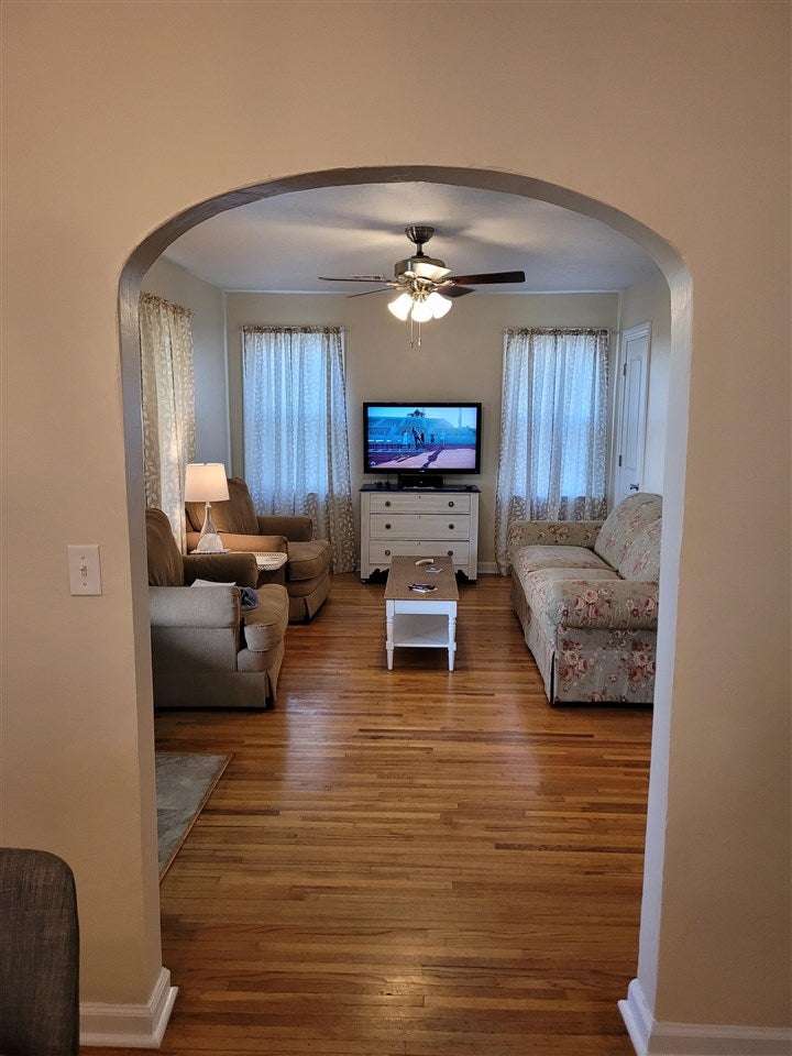1010 Locust Street Perry, OK 73077 - Photo 6 of 21 Gallery Image 6