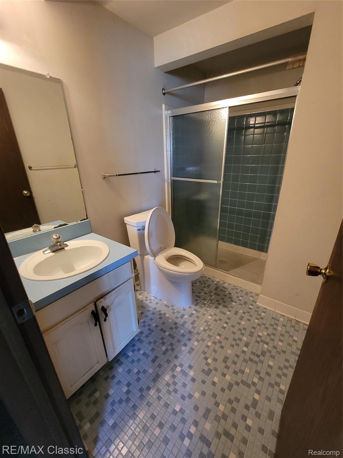 6714 Edgewood Road Canton, MI 48187 - Photo 17 of 27 Master Bath