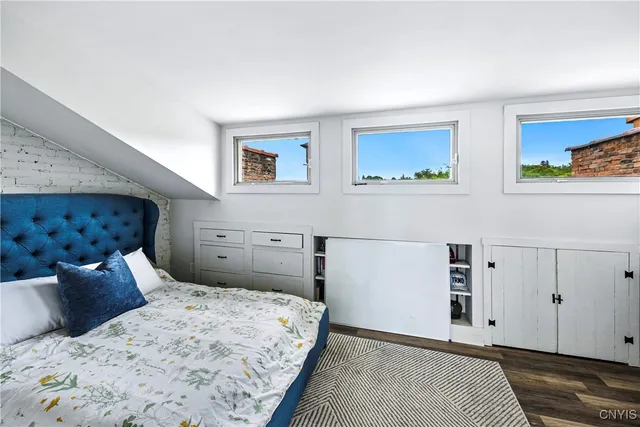 $2,250 | 38 East Genesee Street, Skaneateles, NY 13152