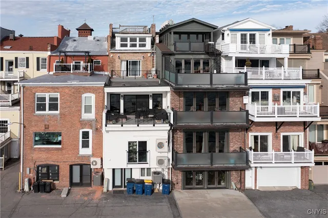 $2,250 | 38 East Genesee Street, Skaneateles, NY 13152