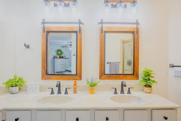 $499,900 | 6027 West Judy Court, Visalia, CA 93277