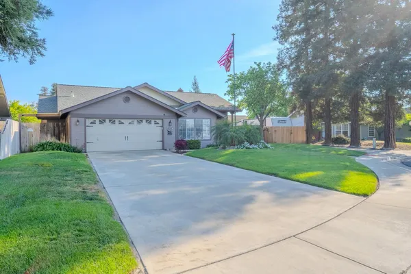 $499,900 | 6027 West Judy Court, Visalia, CA 93277