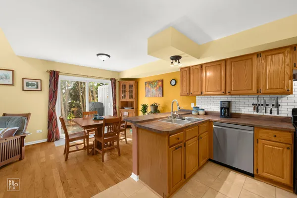 $329,900 | 3072 Anton Circle, Aurora, IL 60504