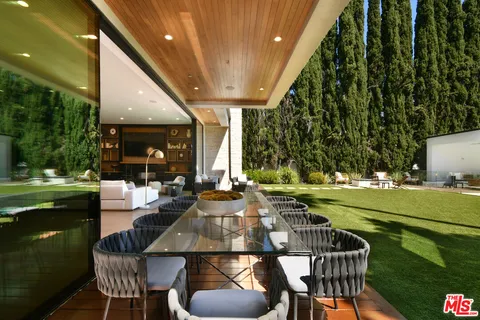 $5,880,000 | 4544 Woodley Avenue, Encino, CA 91436