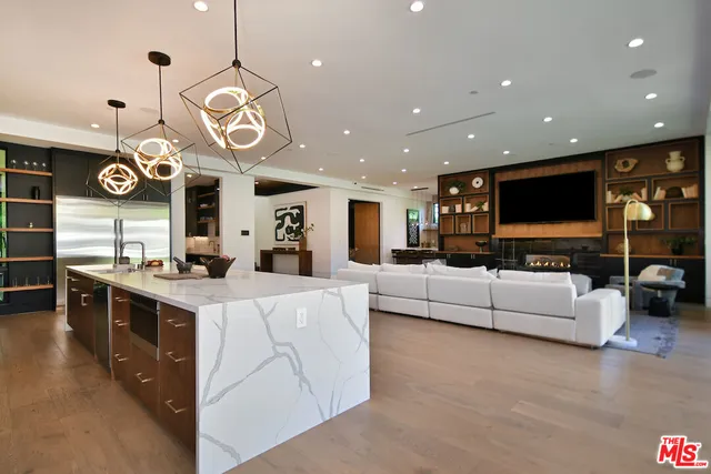 $5,350,000 | 4544 Woodley Avenue, Encino, CA 91436