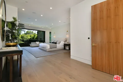 $5,880,000 | 4544 Woodley Avenue, Encino, CA 91436