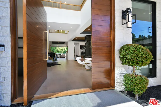 $5,350,000 | 4544 Woodley Avenue, Encino, CA 91436
