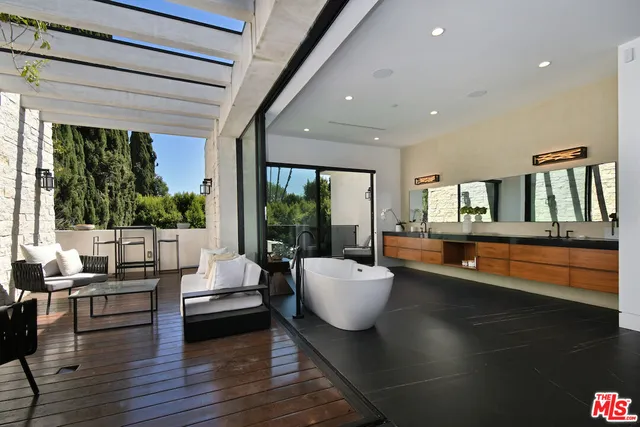 $5,350,000 | 4544 Woodley Avenue, Encino, CA 91436