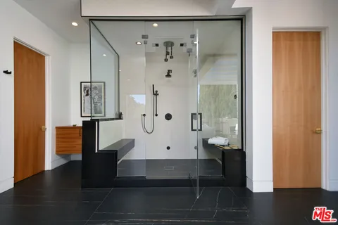 $5,880,000 | 4544 Woodley Avenue, Encino, CA 91436