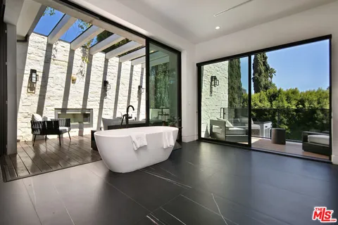 $5,880,000 | 4544 Woodley Avenue, Encino, CA 91436