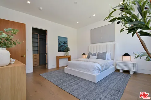 $5,880,000 | 4544 Woodley Avenue, Encino, CA 91436