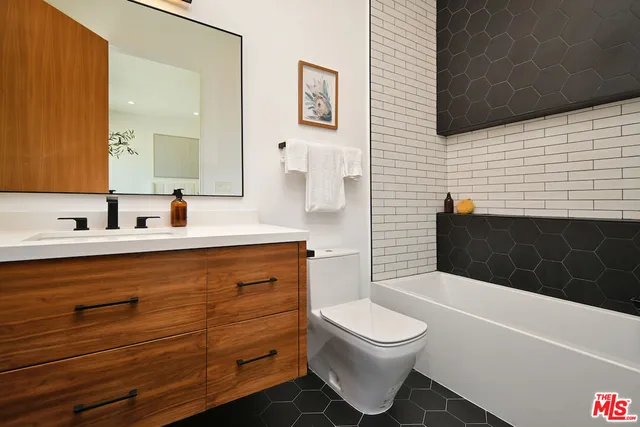 $5,350,000 | 4544 Woodley Avenue, Encino, CA 91436