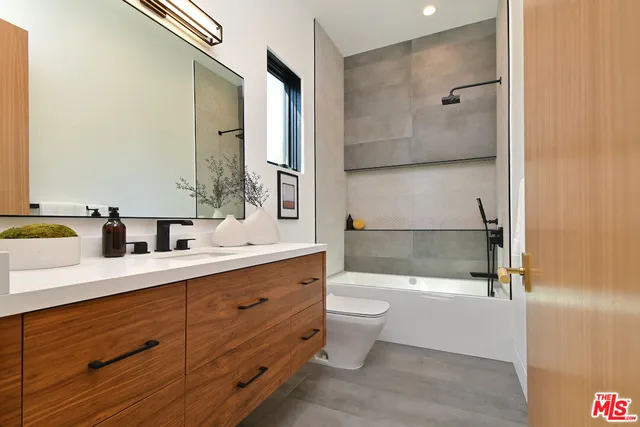 $5,350,000 | 4544 Woodley Avenue, Encino, CA 91436