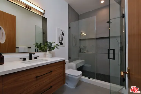 $5,350,000 | 4544 Woodley Avenue, Encino, CA 91436