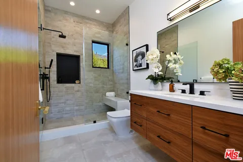 $5,880,000 | 4544 Woodley Avenue, Encino, CA 91436