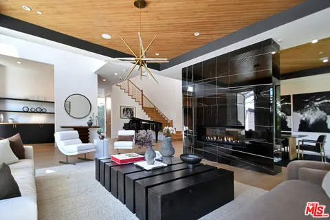 $5,880,000 | 4544 Woodley Avenue, Encino, CA 91436