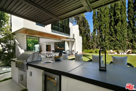 $5,350,000 | 4544 Woodley Avenue, Encino, CA 91436
