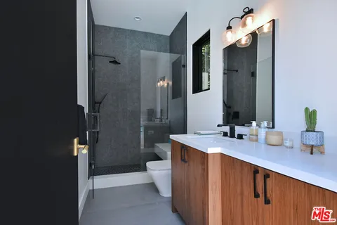 $5,350,000 | 4544 Woodley Avenue, Encino, CA 91436