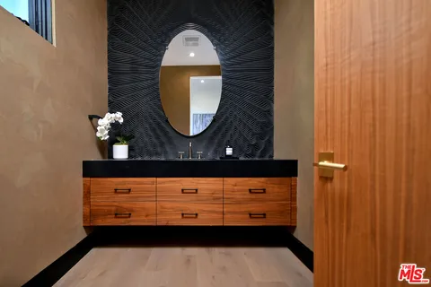 $5,880,000 | 4544 Woodley Avenue, Encino, CA 91436