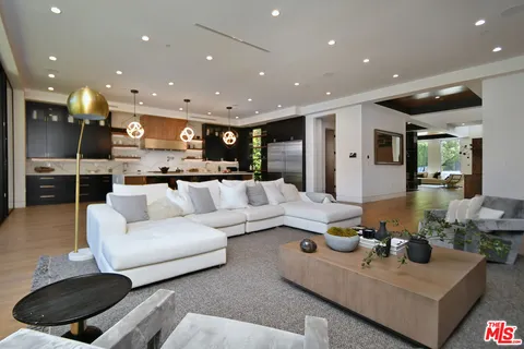 $5,880,000 | 4544 Woodley Avenue, Encino, CA 91436