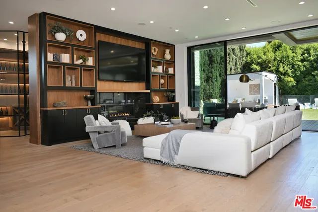 $5,350,000 | 4544 Woodley Avenue, Encino, CA 91436