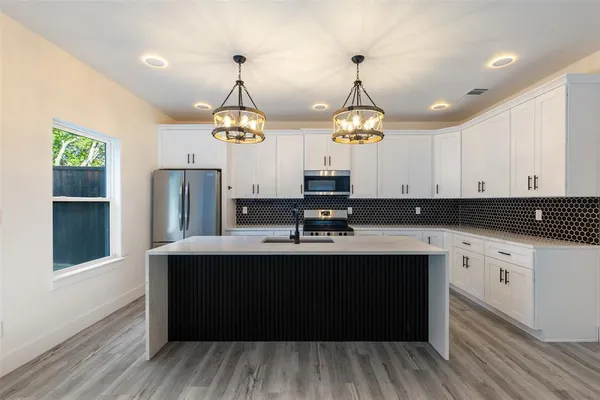 $392,000 | 3623 Sioux Trail, Granbury, TX 76048