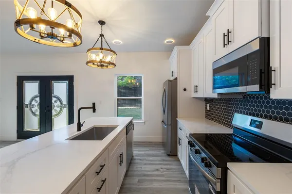 $392,000 | 3623 Sioux Trail, Granbury, TX 76048