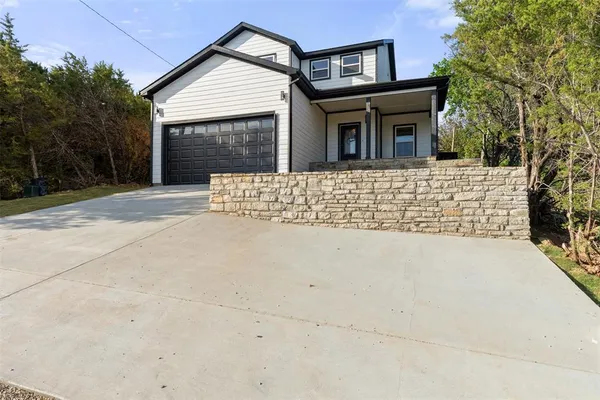 $392,000 | 3623 Sioux Trail, Granbury, TX 76048