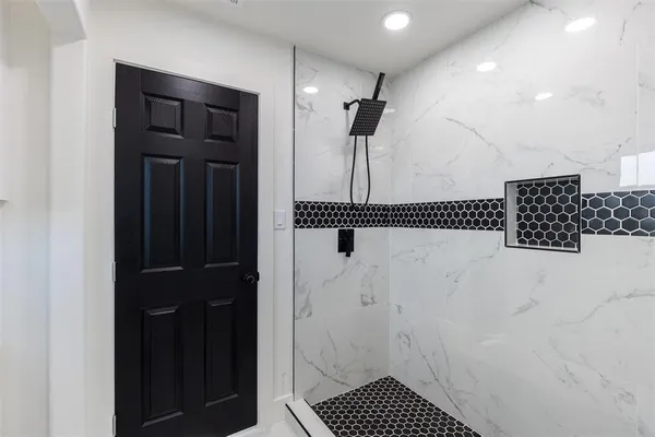 $392,000 | 3623 Sioux Trail, Granbury, TX 76048