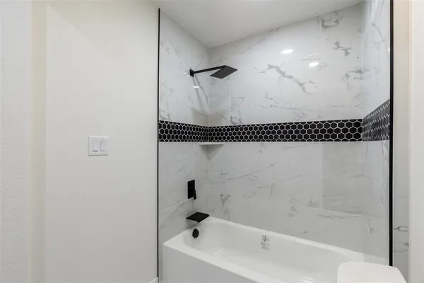 $392,000 | 3623 Sioux Trail, Granbury, TX 76048