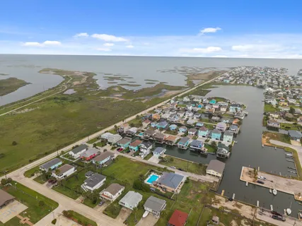 $450,000 | 16708 Cabeza De Vaca, Jamaica Beach, TX 77554