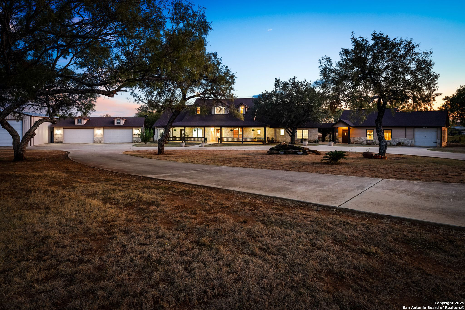 765 Highway 1604 Loop St. Hedwig, TX 78101 - Photo 2 of 50