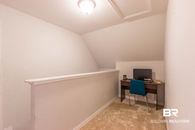5721 Erhard Drive Mobile, AL 36618 - Photo 16 of 23 Spacious Landing