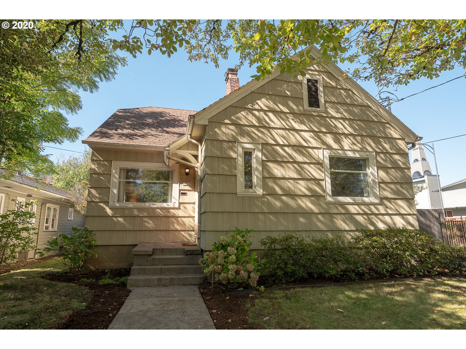 1929 Southeast 40th Avenue Portland, OR 97214 - Photo 1 of 27