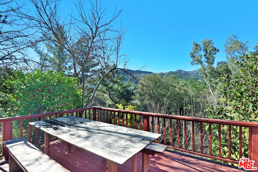 21838 Encina Road Topanga, CA 90290 - Photo 14 of 42 Gallery Image 14
