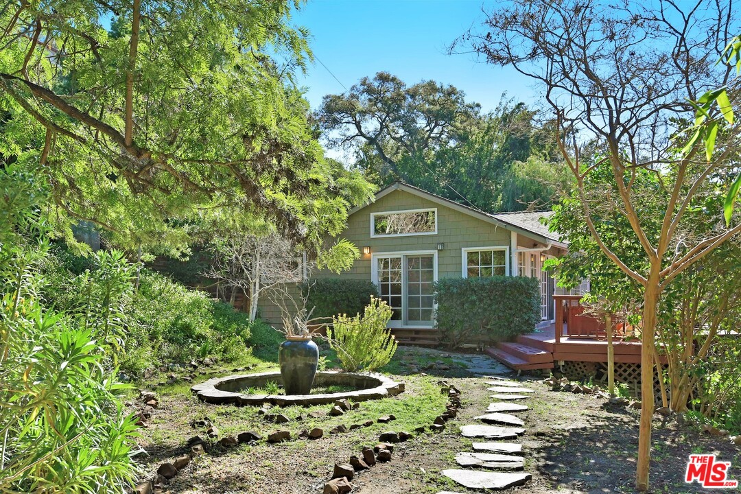 21838 Encina Road Topanga, CA 90290 - Photo 4 of 42 Gallery Image 4