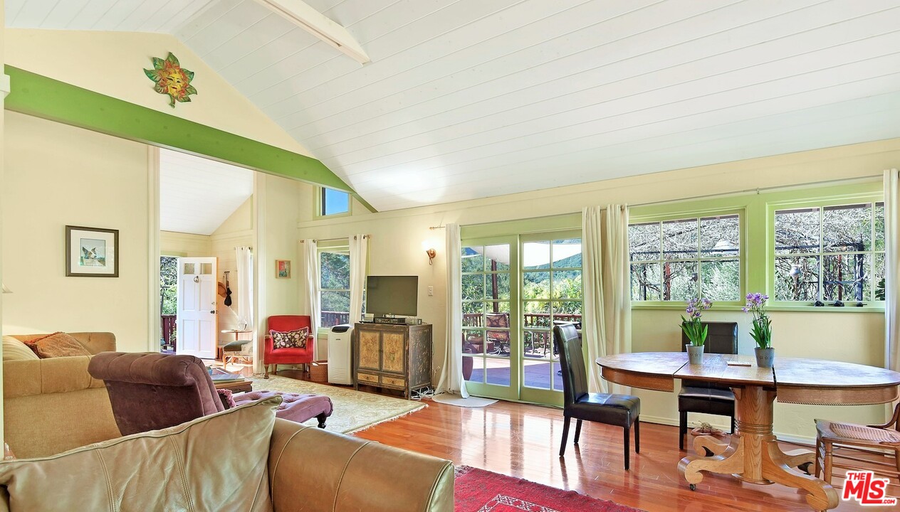 21838 Encina Road Topanga, CA 90290 - Photo 5 of 42 Gallery Image 5