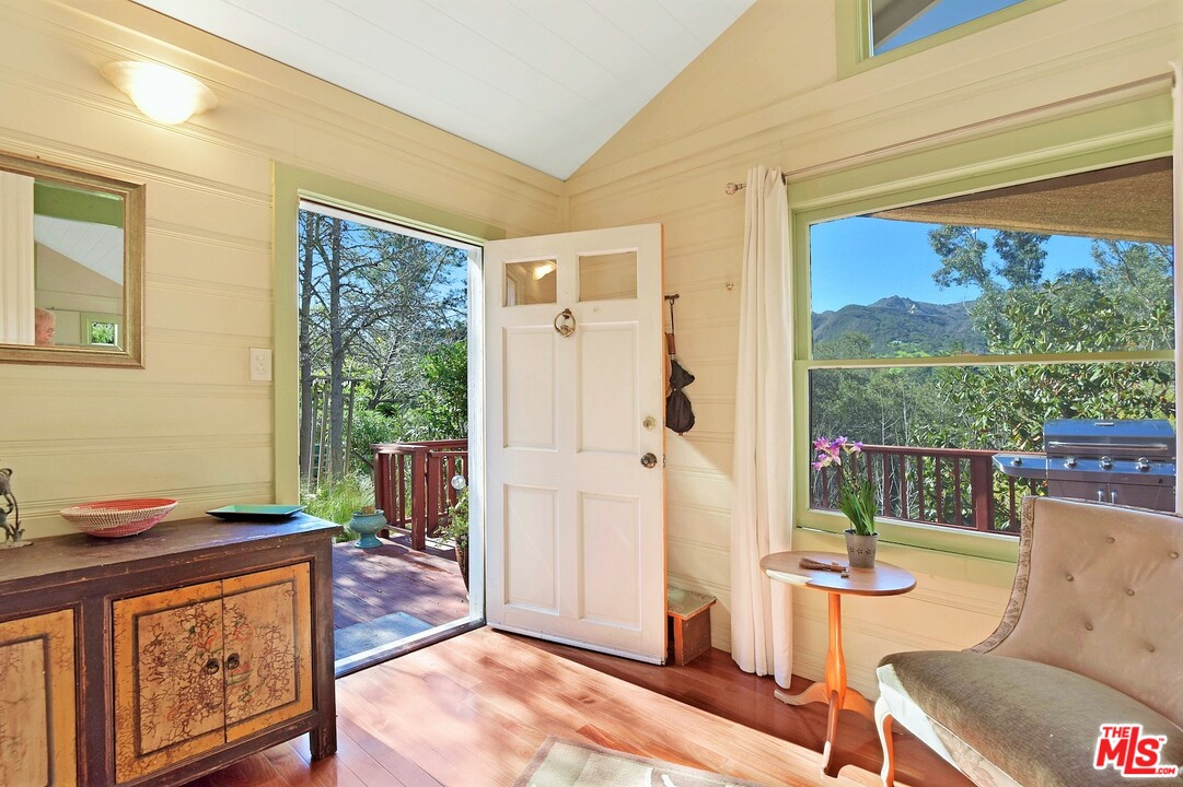 21838 Encina Road Topanga, CA 90290 - Photo 8 of 42 Gallery Image 8