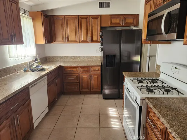 $3,350 | 610 Helensburg Street, Glendora, CA 91740