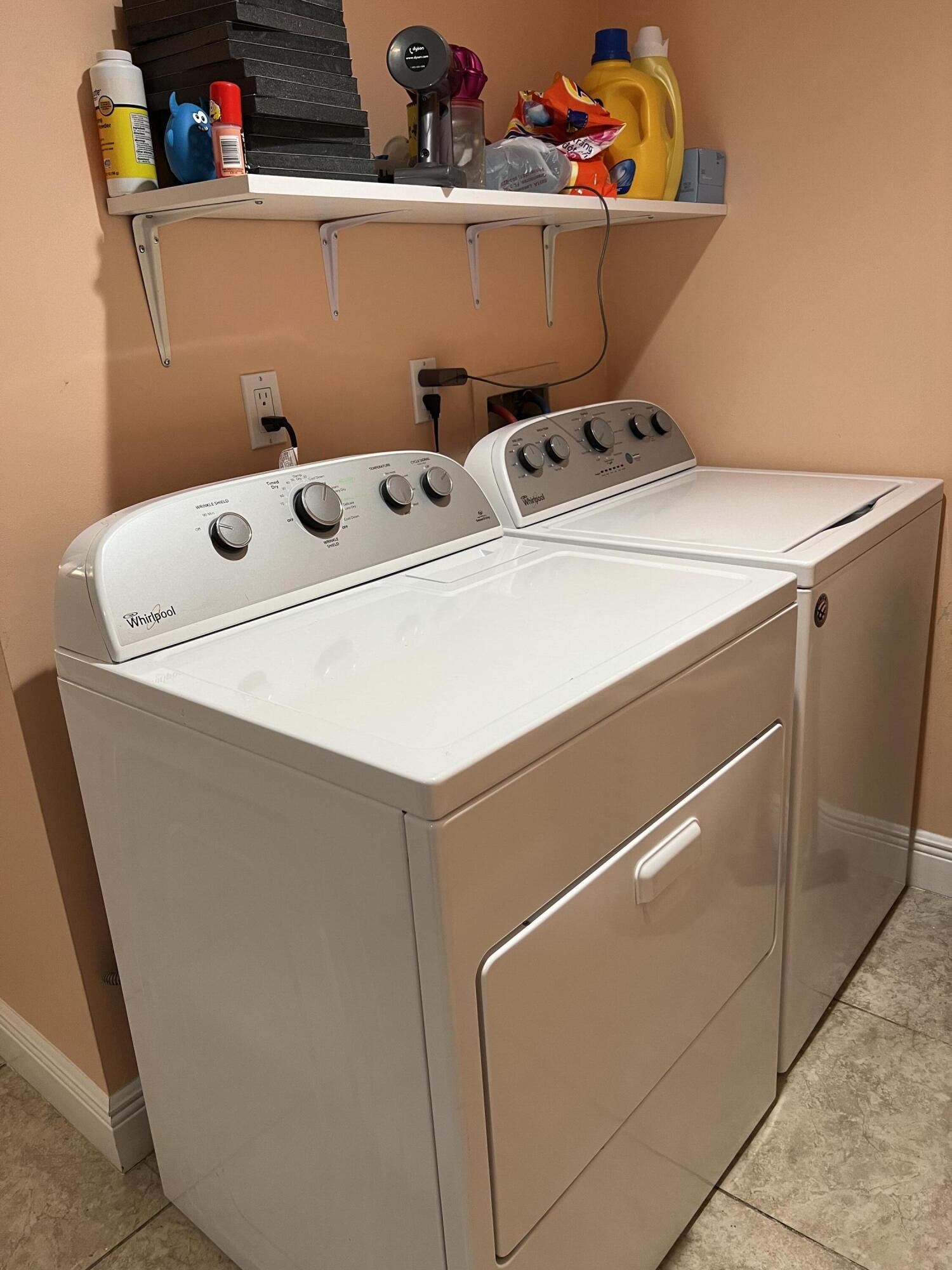 411 Arabian Road Palm Springs, FL 33461 - Photo 17 of 29 washer/ dryer