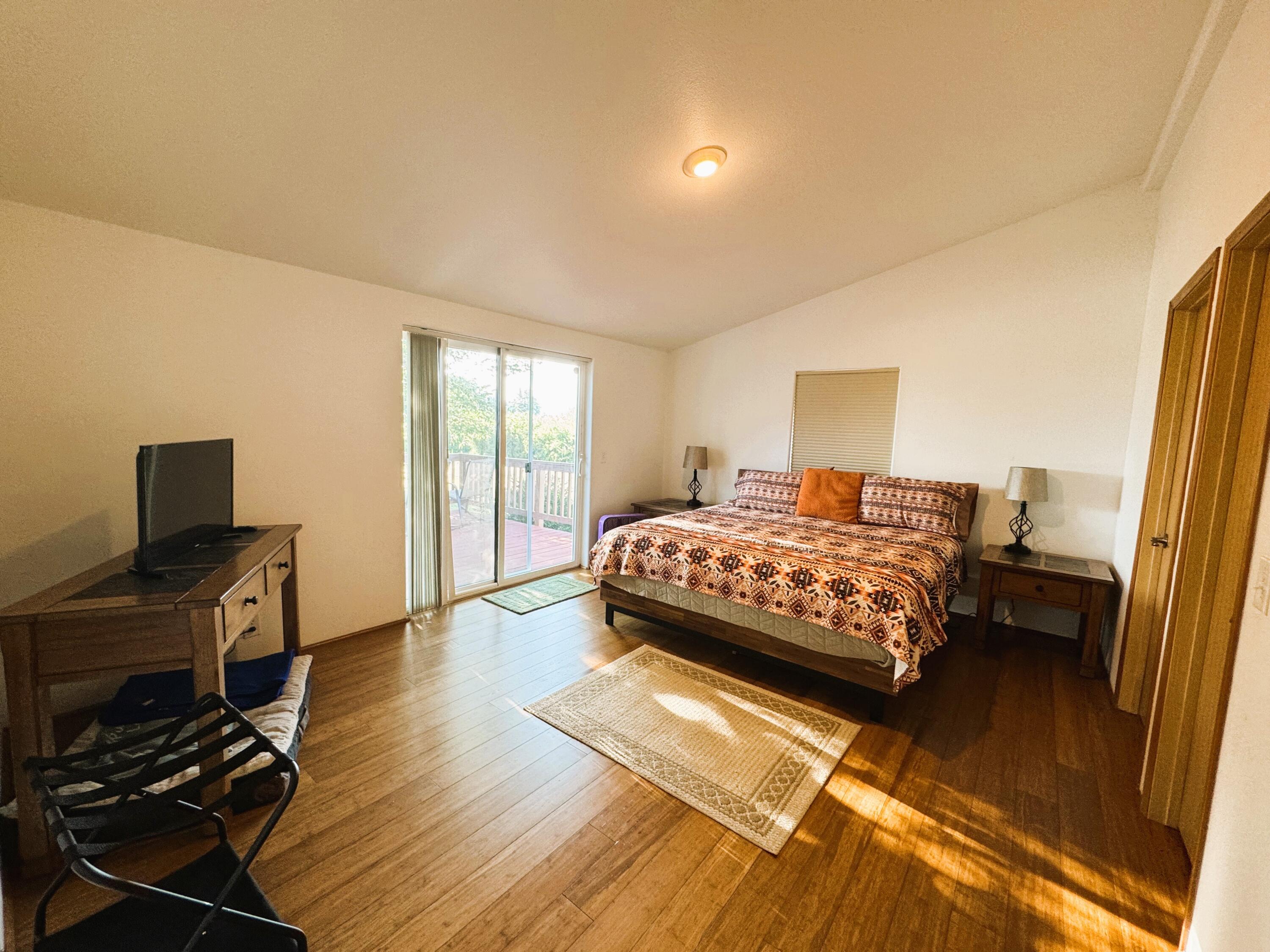 39030 Modoc Point Road Chiloquin, OR 97624 - Photo 11 of 37 primary bedroom